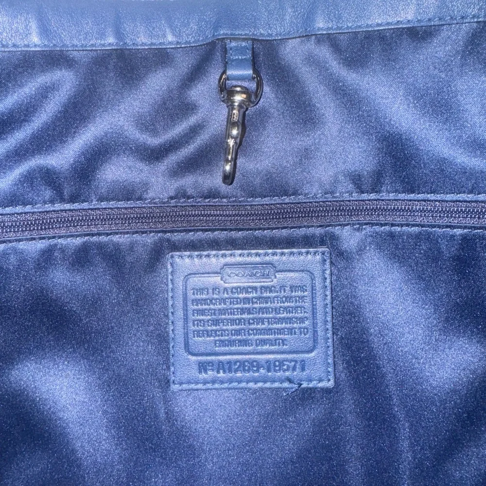 Like New Coach ๐ฅ Vintage Audrey Patent Leather Navy Tote Shoulder Bag - Picture 8 of 14